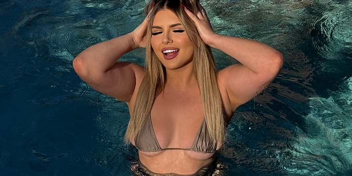 riley foxx’s Cover Photo