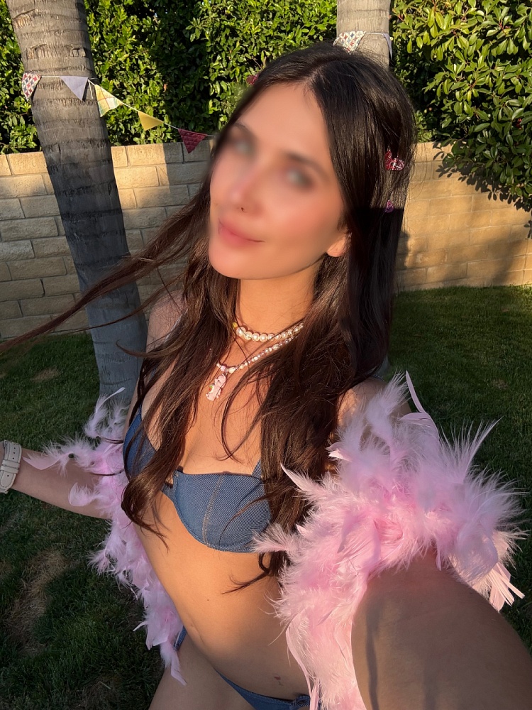 Bella Blake