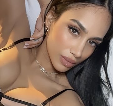 Angelina Jones