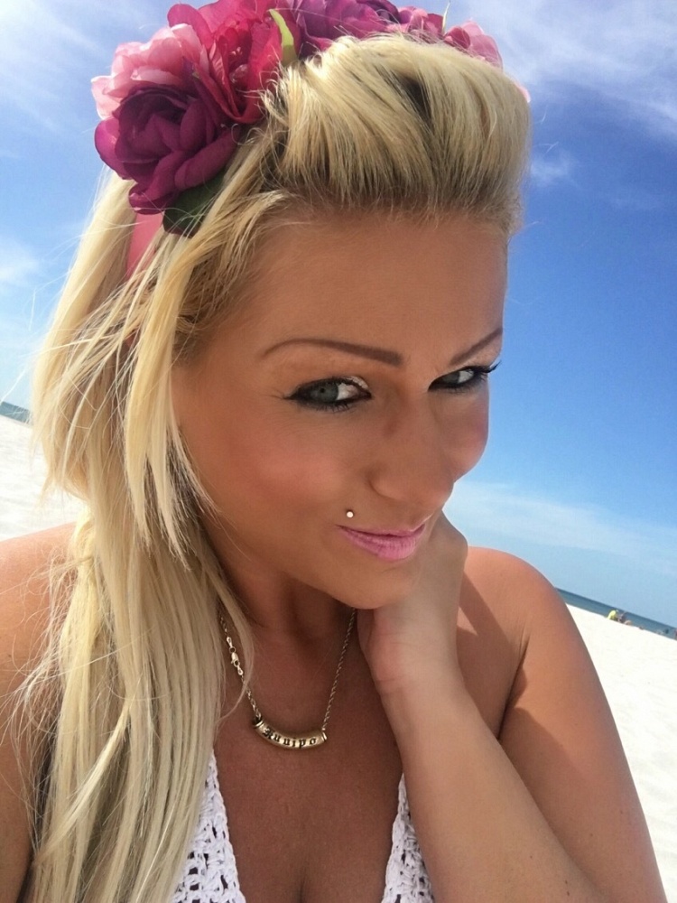 Nina Bella