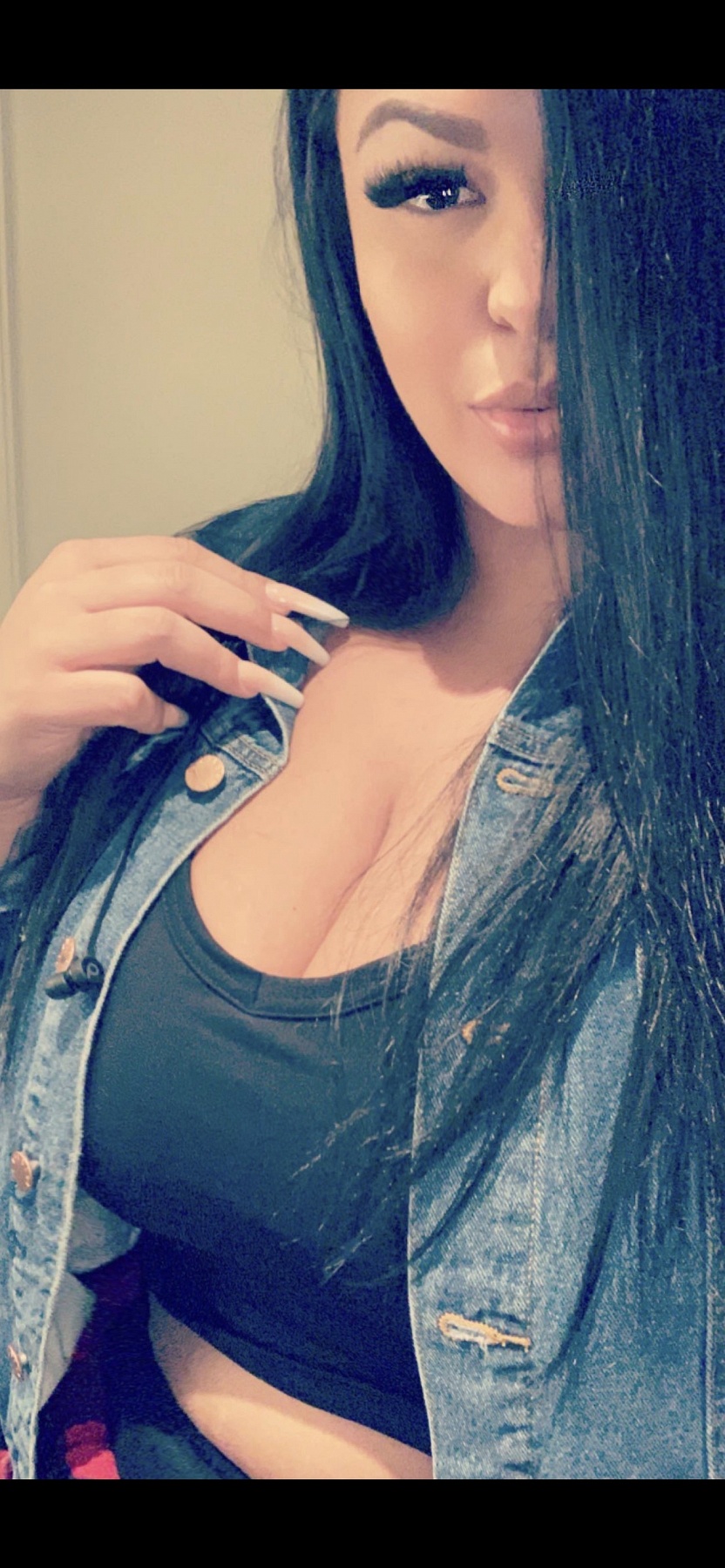 Voluptuous Vee