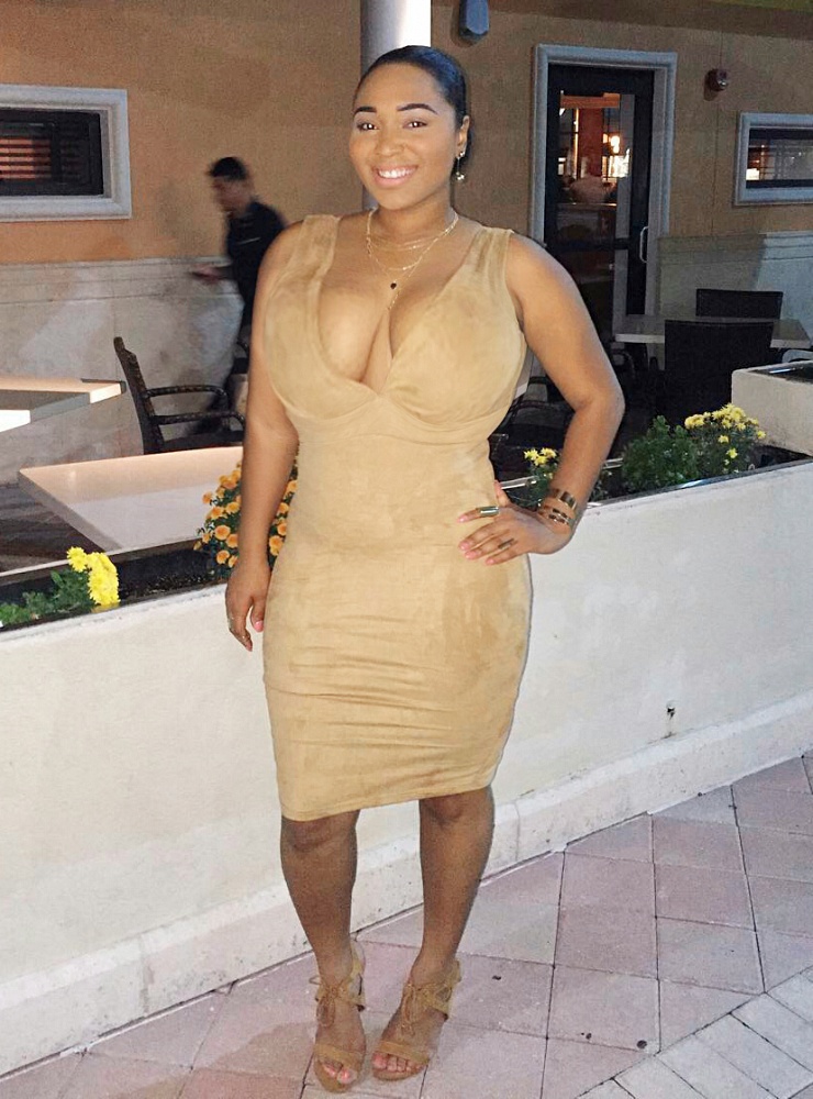 STUNNING JANET