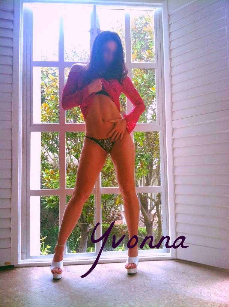 Yvonna Arias