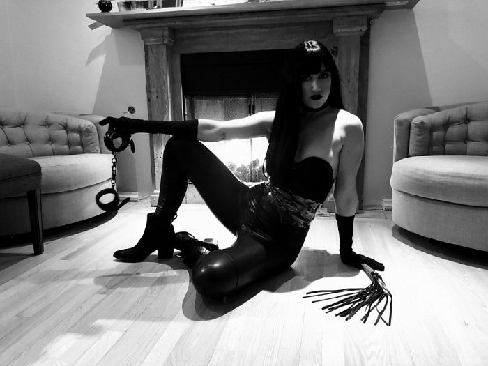 Mistress Chloe Slayer