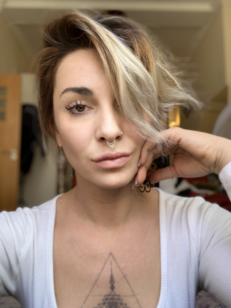 Roxy Fox