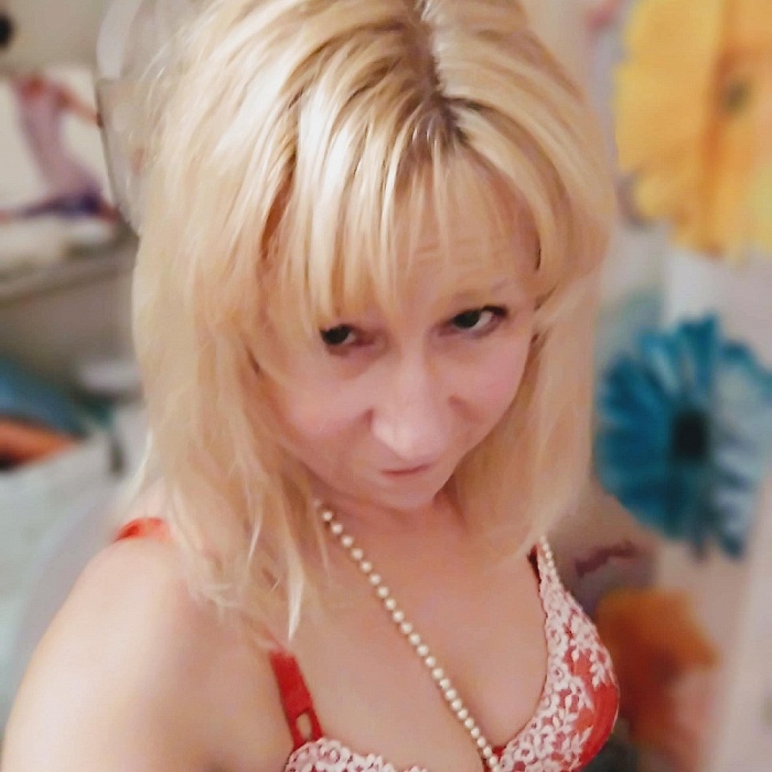 Nicole F Scott