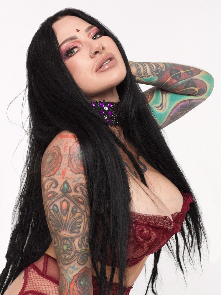 Jenevieve Hexxx