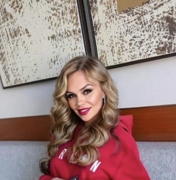 Ashleyy
