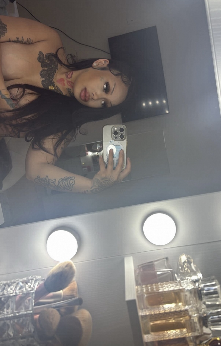Naughtyy Nikki