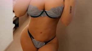 Natalia Holiday