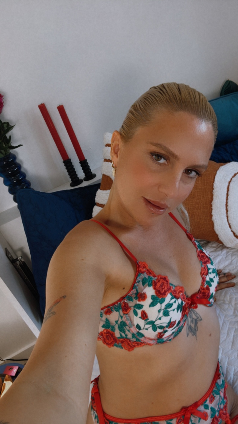 Alina from Ukraine