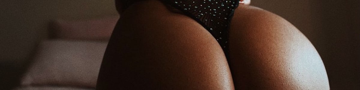 Valenxia’s Cover Photo