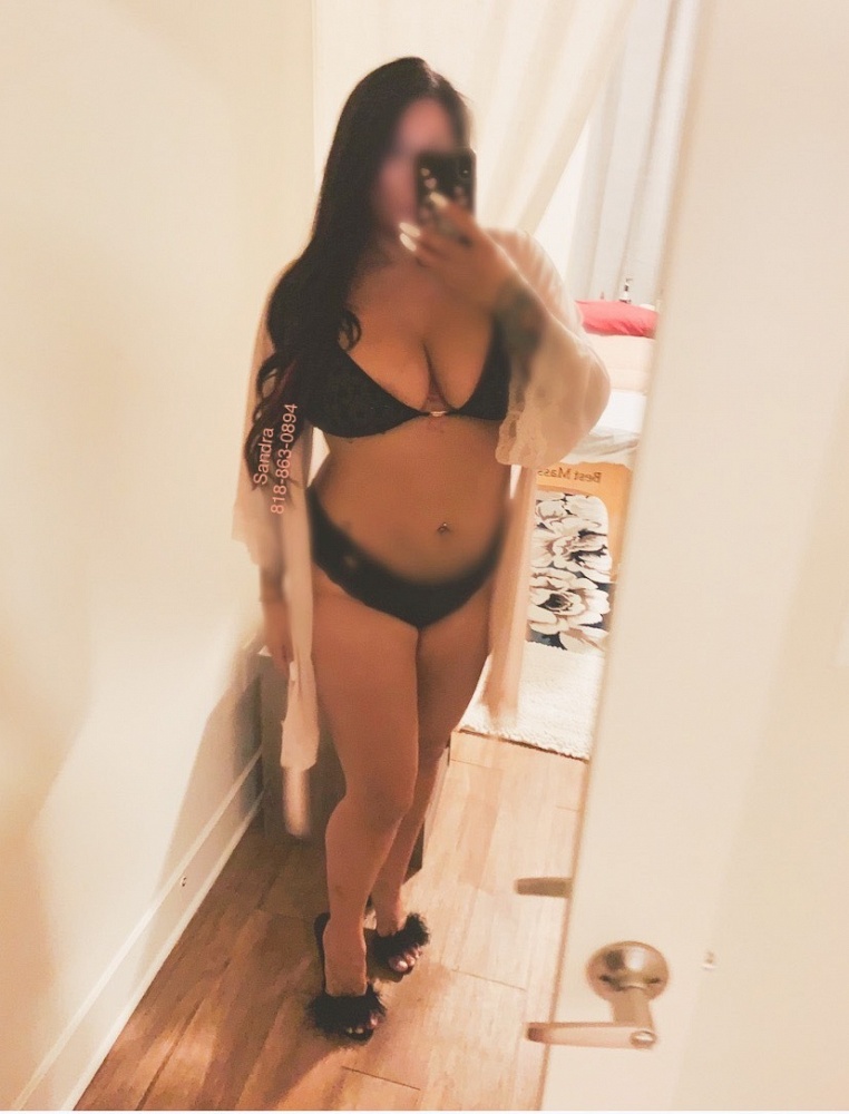 Busty Sandra