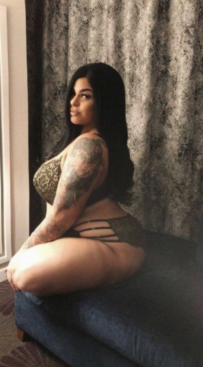 Voluptuous Vee