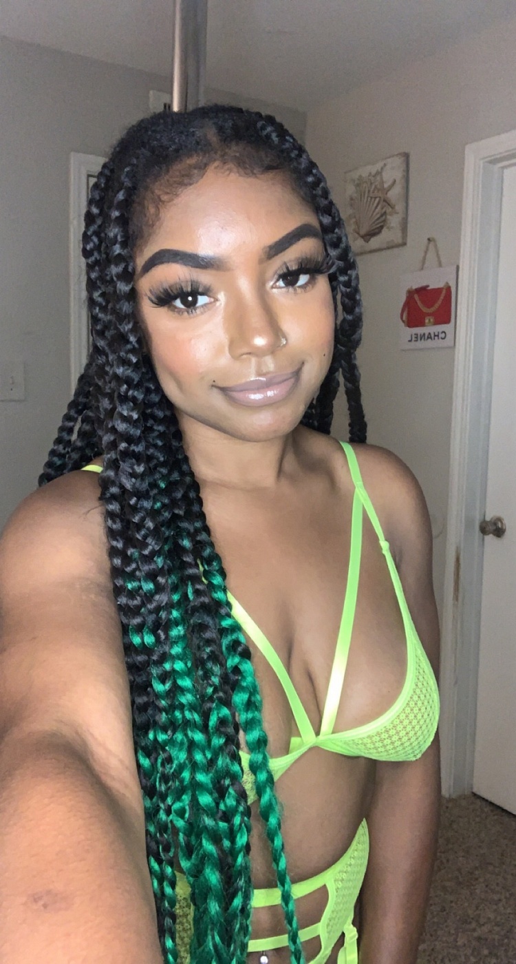 AlexxaMarie