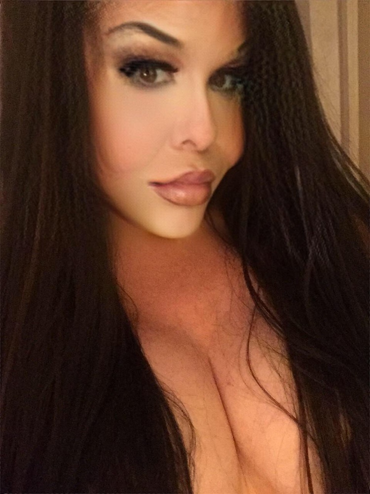 TS Jenna Summers