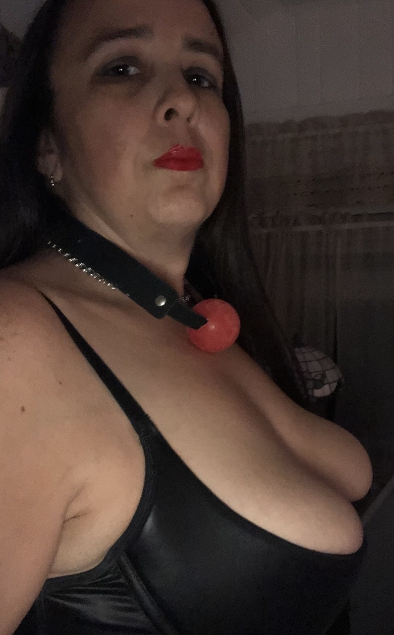 Submissive Anne