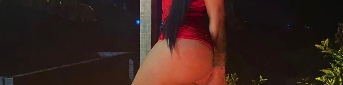 LatinaStefani’s Cover Photo