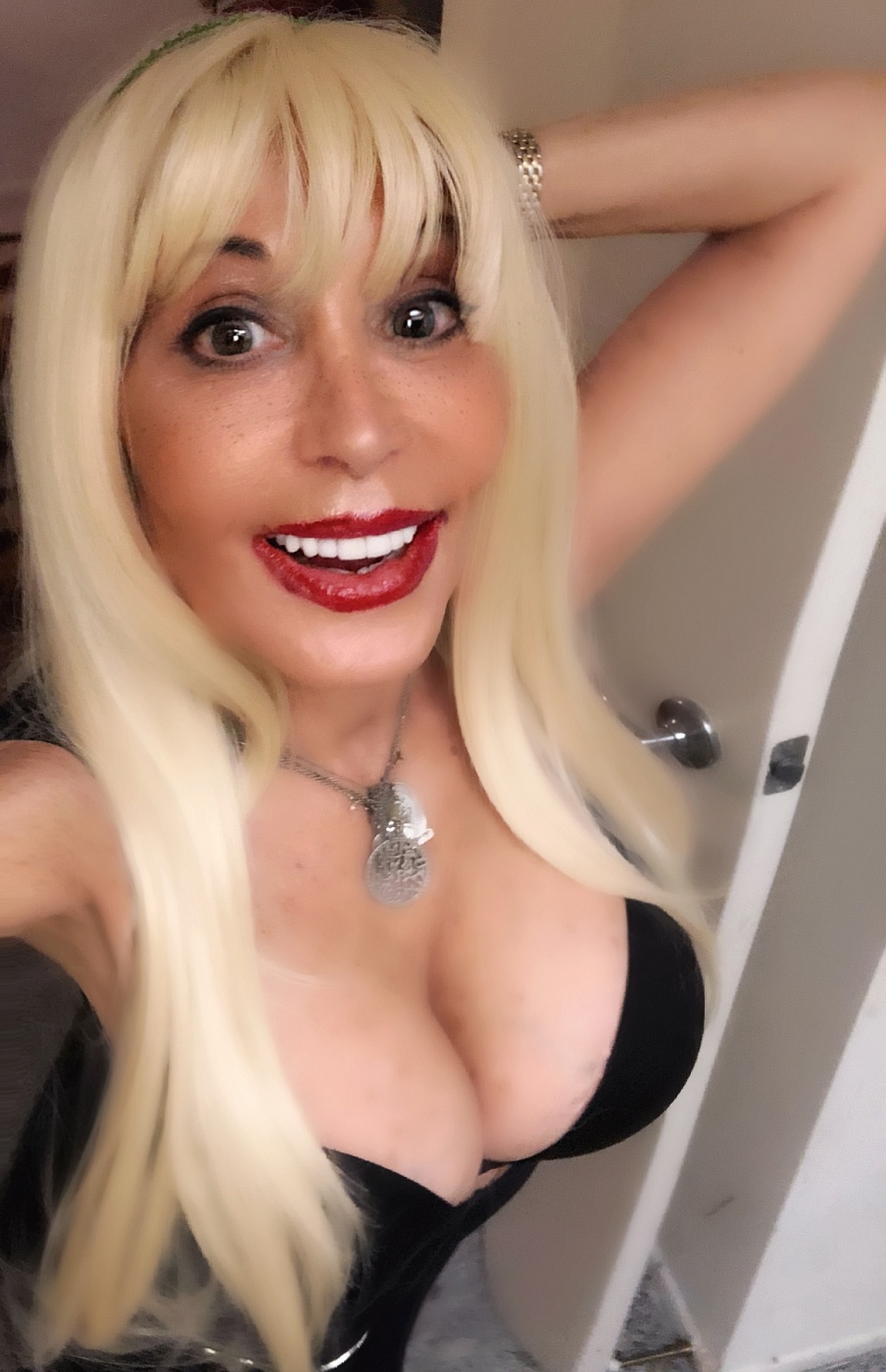 Daniella Devine, A Blond Goddess