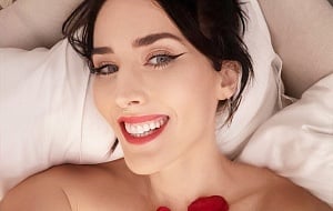 Escort Tantrika Aurora Rose