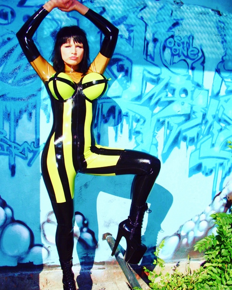 Domina Elle