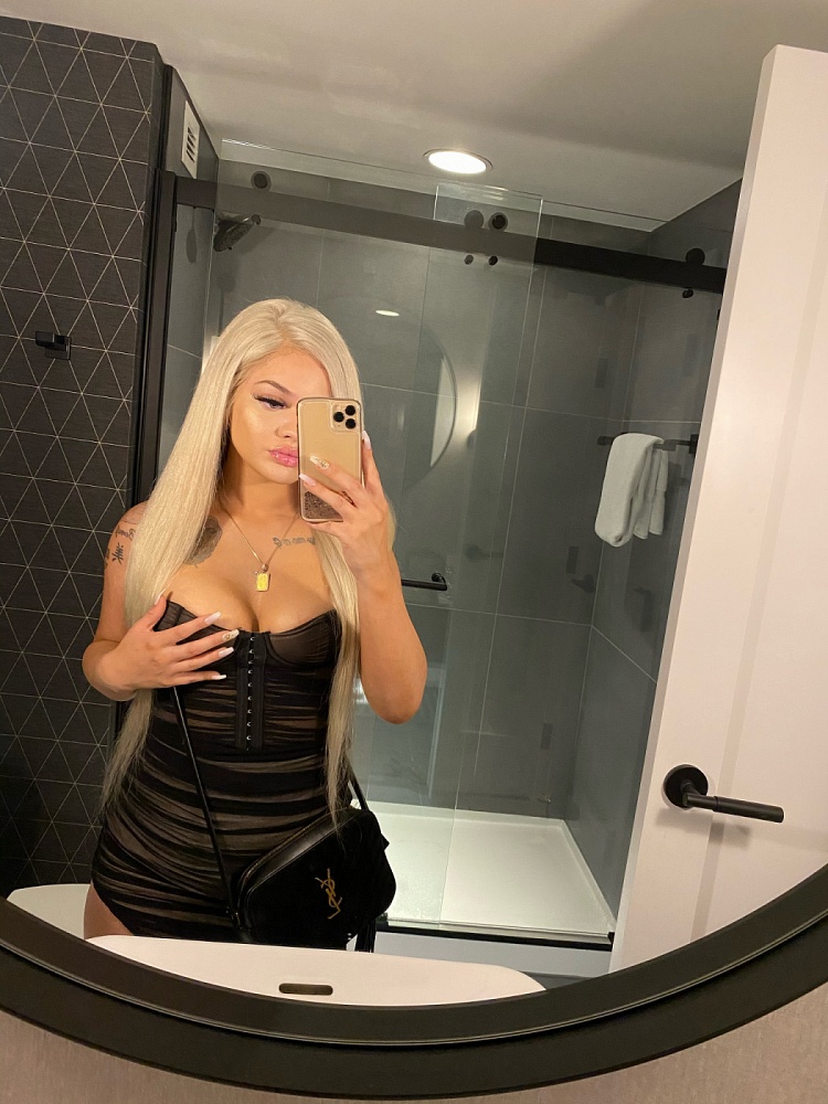 Mia London