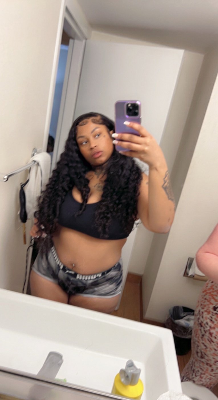 Lola Ivy