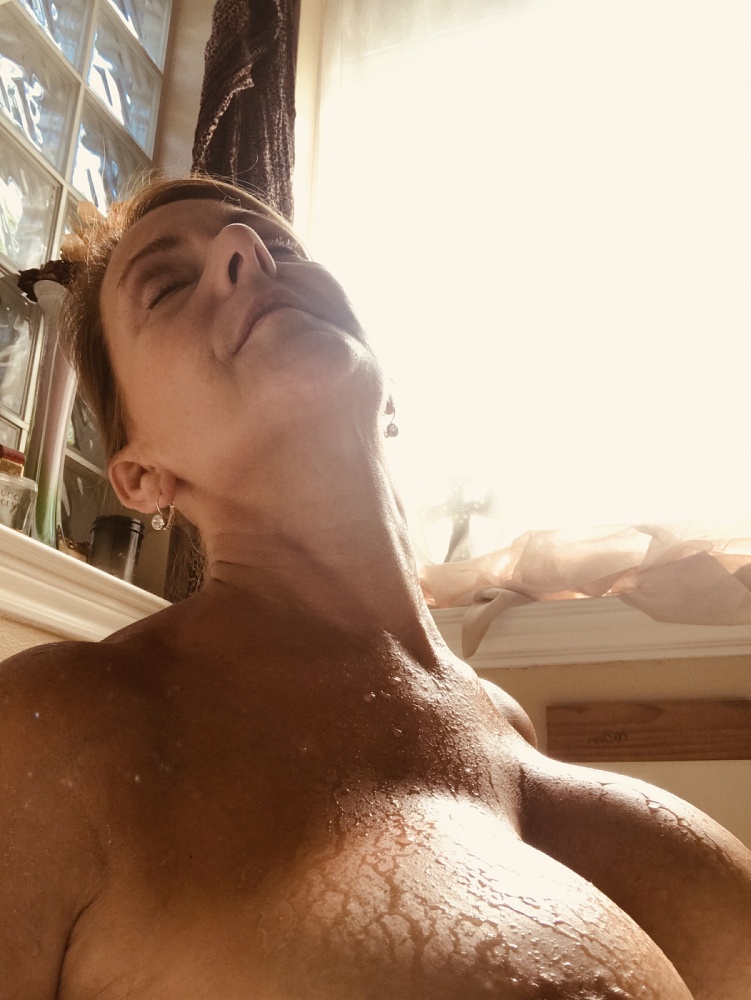 Lauren CENTERFOLD