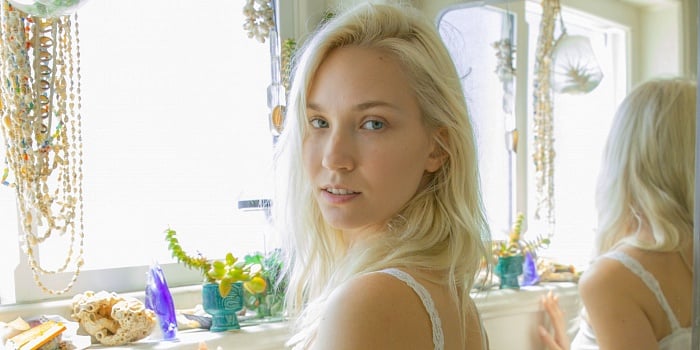 whoisclaireroos’s Cover Photo