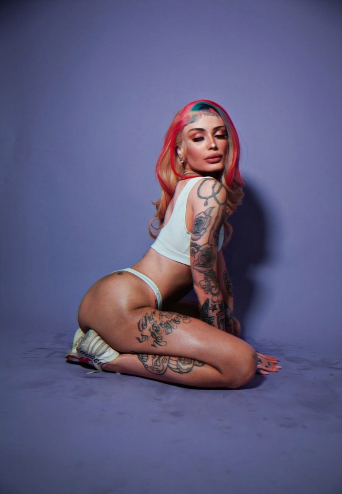 Chloe Carter