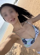 Escort Akira Liu