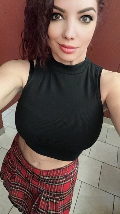 Kiki Daire ️ Curvy Escort with Brown Eyes in Las Vegas | Slixa