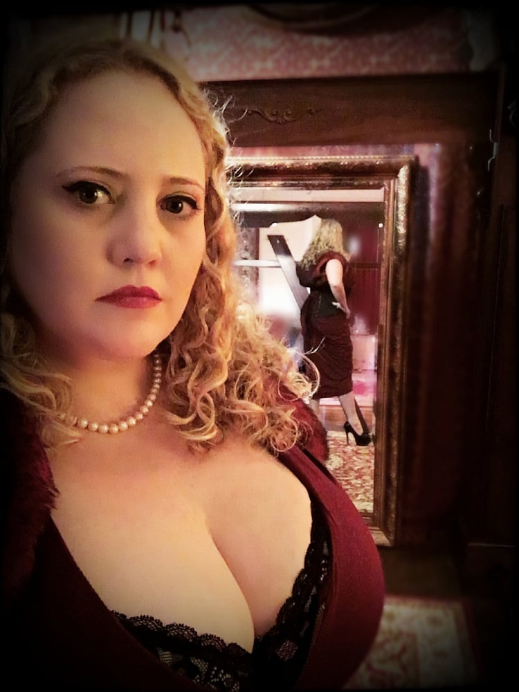 Mistress Artemisia de Vine