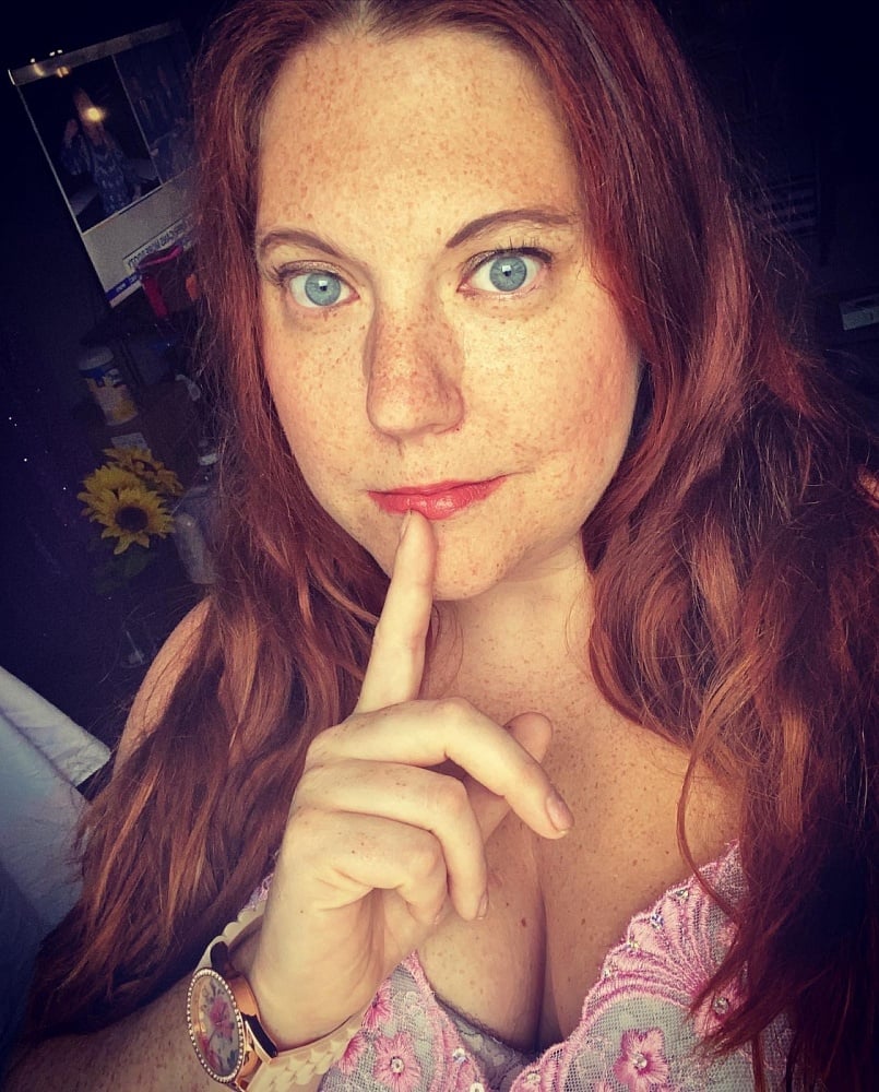 Lizzy James