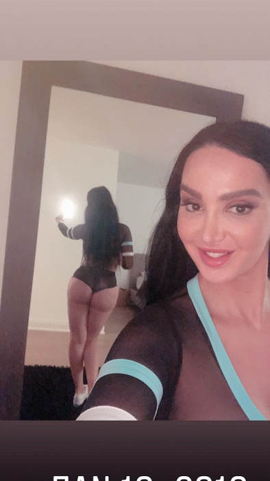 Amy Anderssen Booking