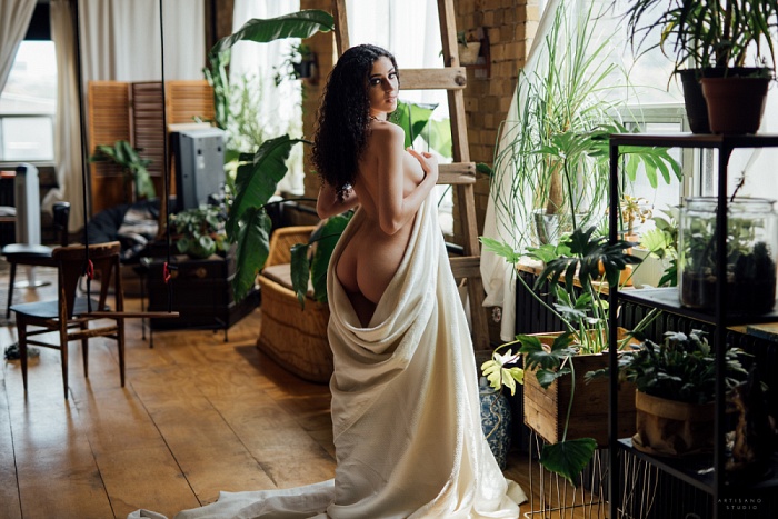Yasamin Castro