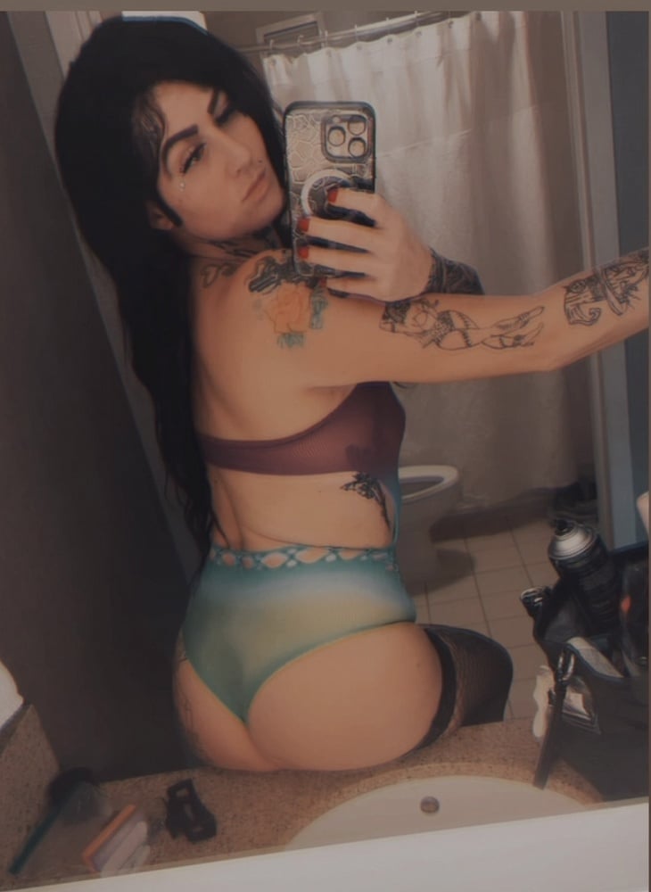 Latina Arab goddess