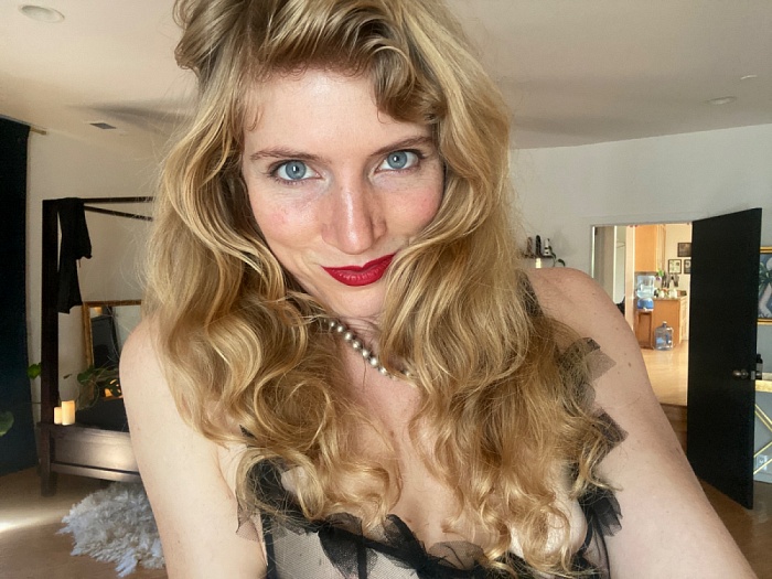 Mistress Wild Iris