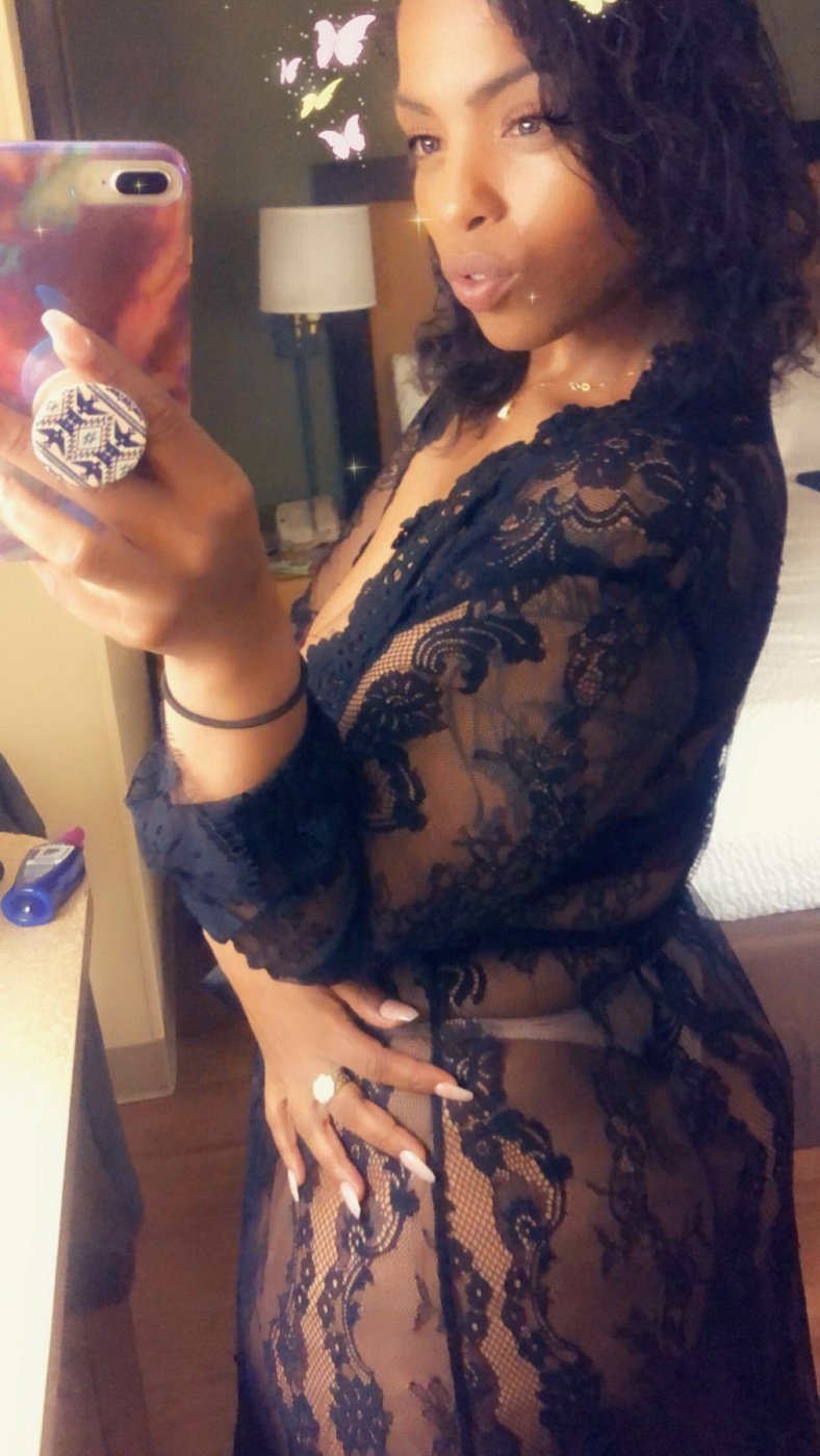 MistressMonique