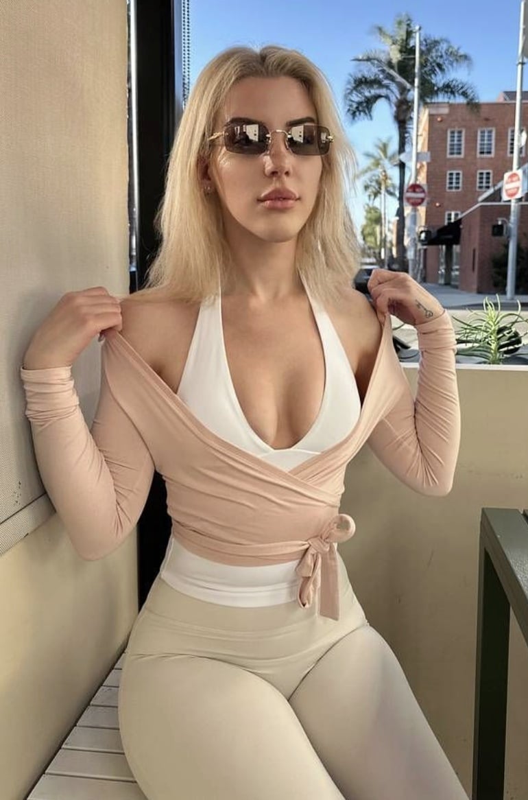 Chloe Monet