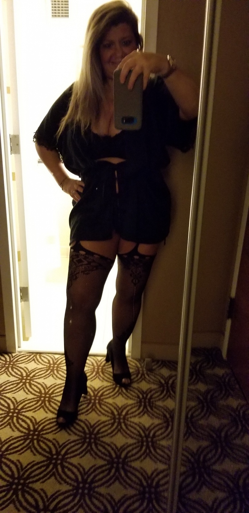 Knockout Busty BlondeDDD in DC