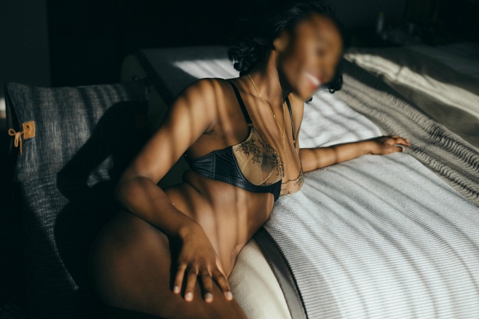 Nia Amari