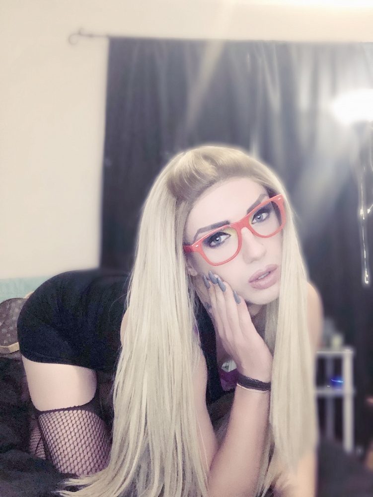 Lexi Faux