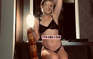 Escort Blonde Petite Princess Leah