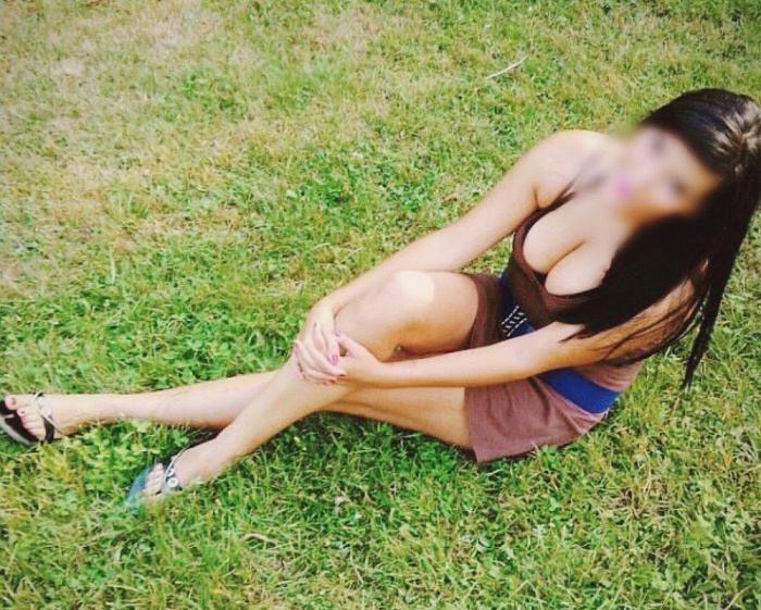 SexySweetStudentSelena