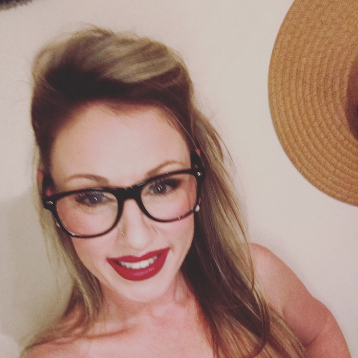 Tanlee April