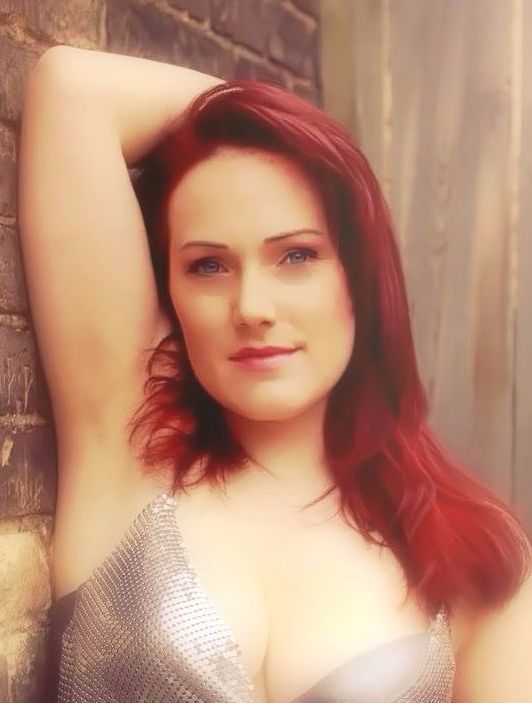 Domina Vivien Claire