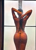 Escort Brazilian Bombshell