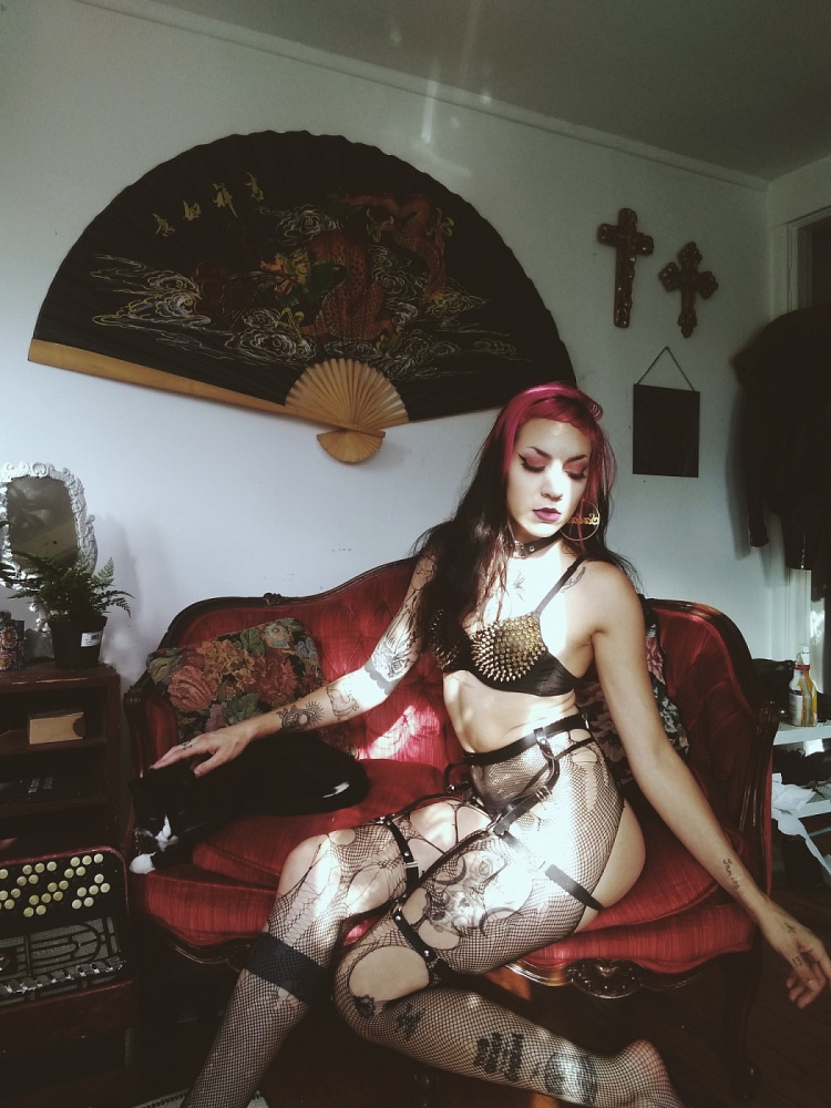 Kitten Von Sin