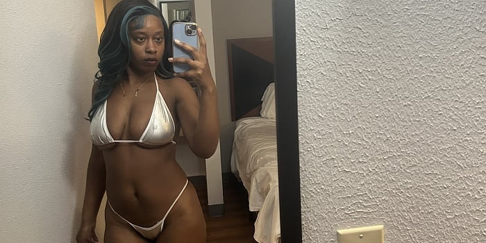 Layla Raven’s Cover Photo